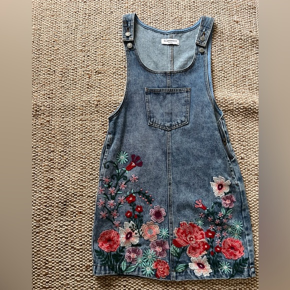 Glamorous Mini Pinafore Dress With Floral Embroidery In Denim - Picture 7 of 7